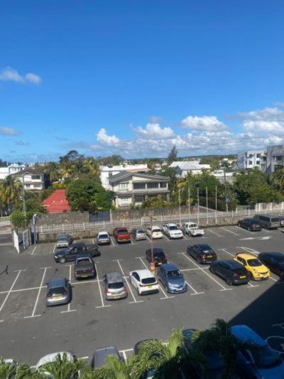 Pereybere Apartment With Breakfast And Private Balcony Pereybere Beach エクステリア 写真